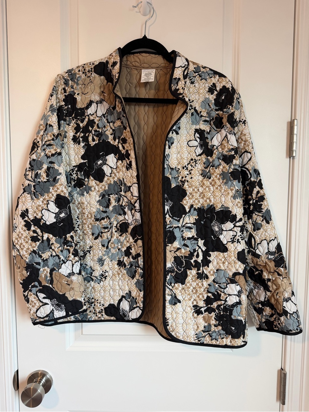 Alfred Dunner Floral Quilted Jacket in Black Cream Gray